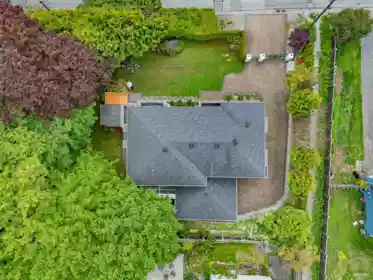 Fitness Center Photo Near 1835 Mathers Avenue, West Vancouver, BC