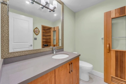 Hot Tub / Spa Photo of 1835 Mathers Avenue, West Vancouver, BC