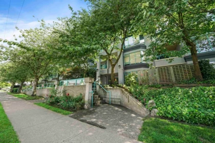 300 1966 Coquitlam Avenue, Port Coquitlam, BC