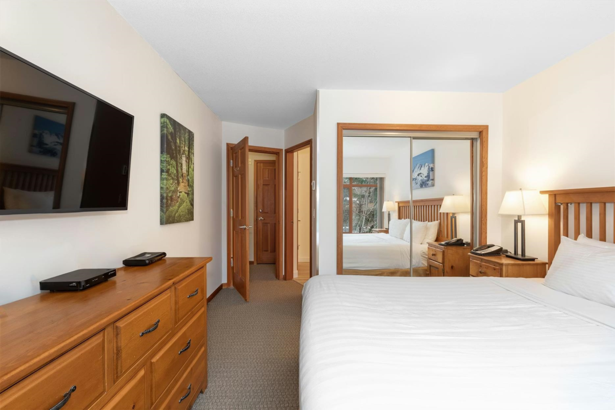 Primary Bathroom Photo of 52 4355 Northlands (Week 9) Boulevard, Whistler, BC