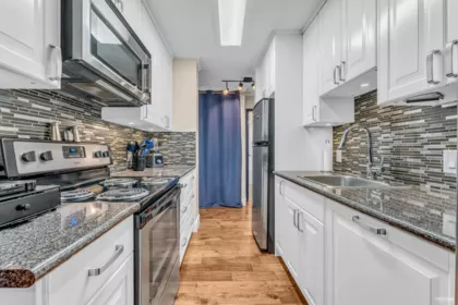 501 1725 Pendrell Street, Vancouver, BC, Vancouver — Apartment/Condo for sale