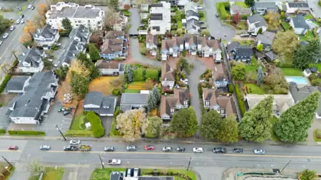 Swimming Pool Photo of 10 4855 57 Street, Delta, BC