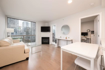 1006 928 Richards Street, Vancouver, BC