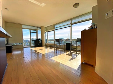 1605 8288 Lansdowne Road, Richmond, BC, Richmond — Apartment/Condo for sale