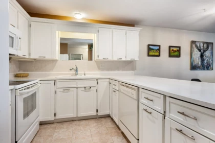Kitchen Photo of 307 45660 Knight Road, Chilliwack, BC