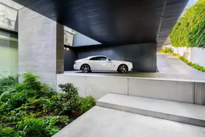 Hot Tub / Spa Photo of 2642 Bellevue Avenue, West Vancouver, BC