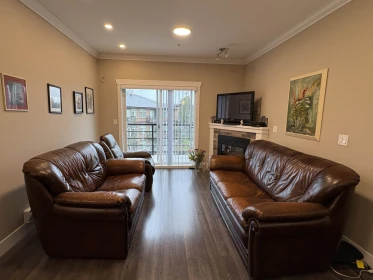 Kitchen Photo of 409 8183 121a Street, Surrey, BC
