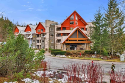 207 2050 Lake Placid Road, Whistler, BC, Whistler — Apartment/Condo for sale
