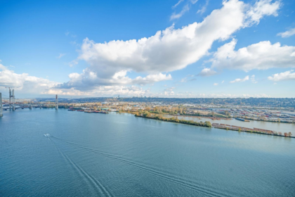 2807 680 Quayside Drive, New Westminster, BC, Quay — 2 bed apartment/condo for sale