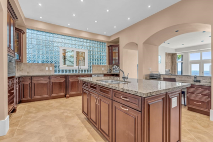 Breakfast Nook Photo of 1437 Bramwell Road, West Vancouver, BC