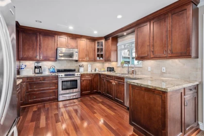 Kitchen Photo of 1122 Rochester Avenue, Coquitlam, BC