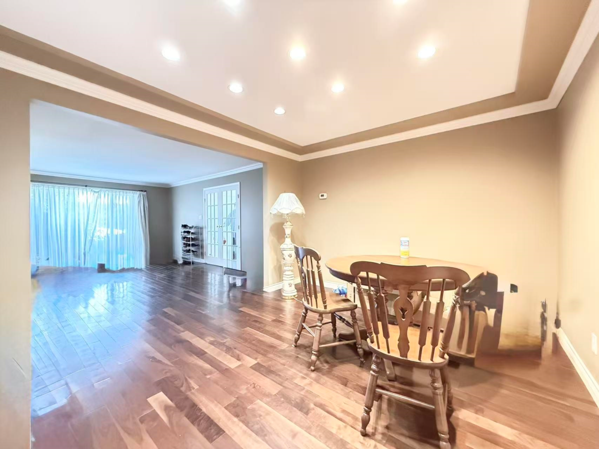 Family Room Photo of 5831 Laurelwood Court, Richmond, BC