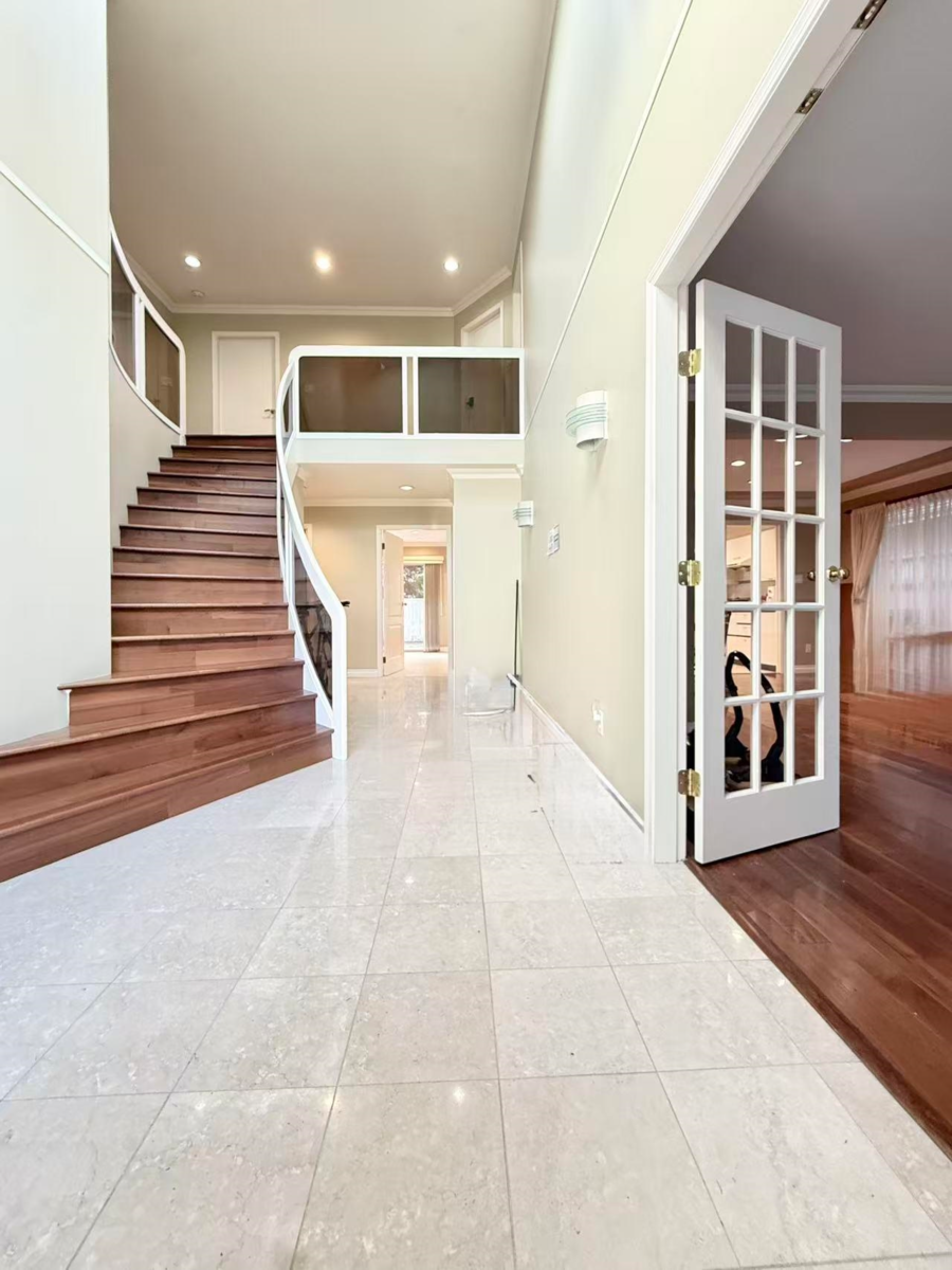 Primary Bathroom Photo of 5831 Laurelwood Court, Richmond, BC