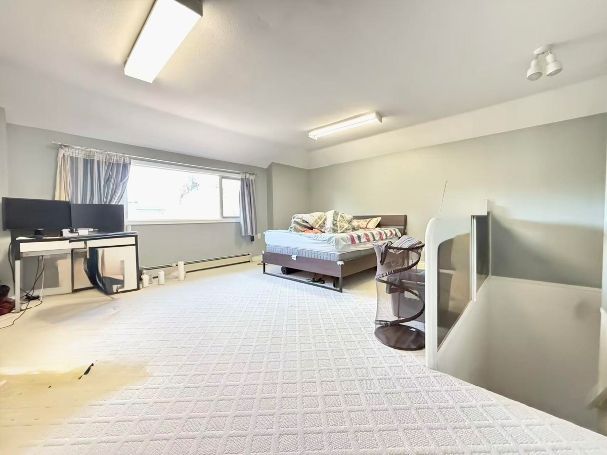 Walk-In Closet Photo of 5831 Laurelwood Court, Richmond, BC