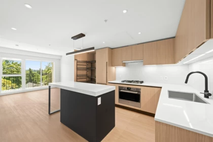 505 2235 E Broadway, Vancouver, BC