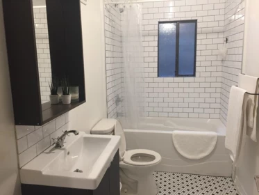 Guest Bathroom Photo of 406 Union Street, Vancouver, BC