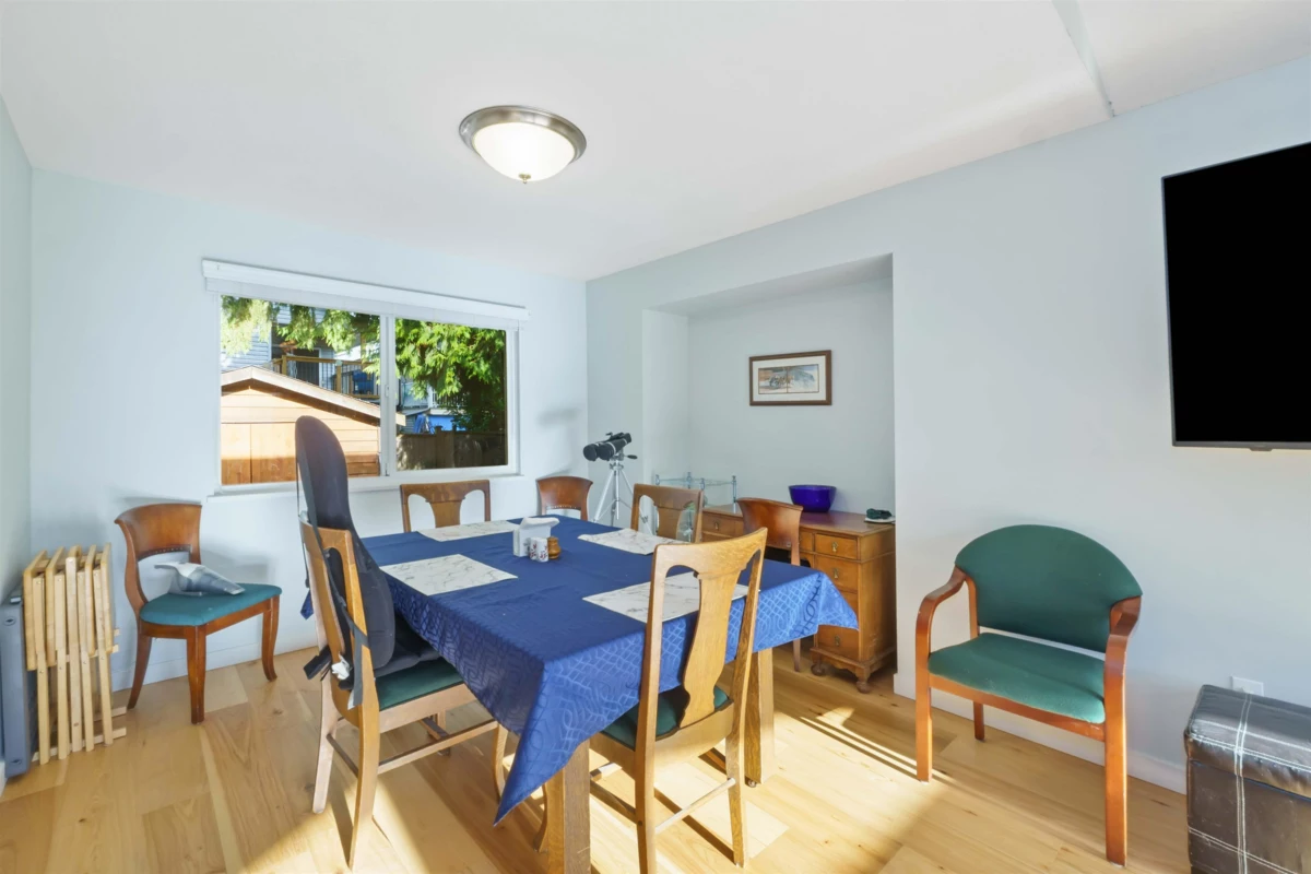 Breakfast Nook Photo of 19379 Cusick Crescent, Pitt Meadows, BC