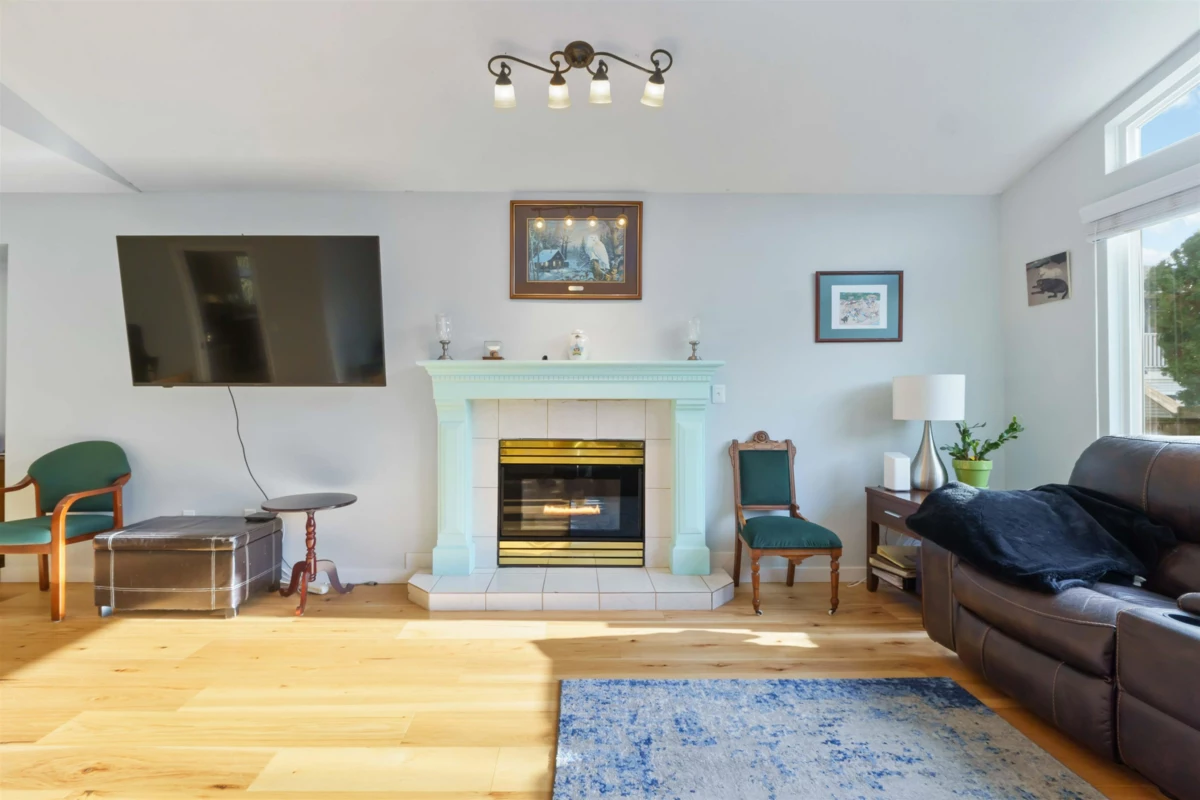 Dining Area Photo of 19379 Cusick Crescent, Pitt Meadows, BC