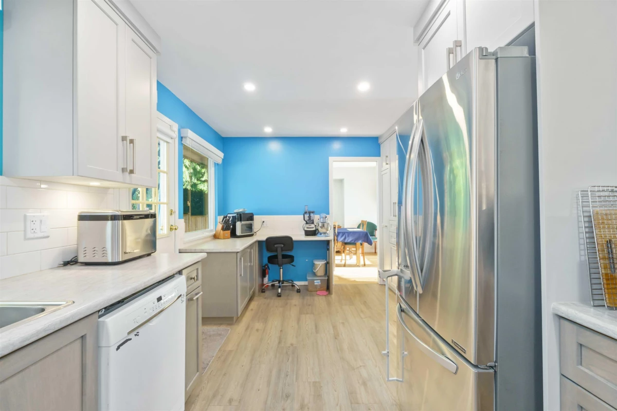 Powder Room Photo of 19379 Cusick Crescent, Pitt Meadows, BC
