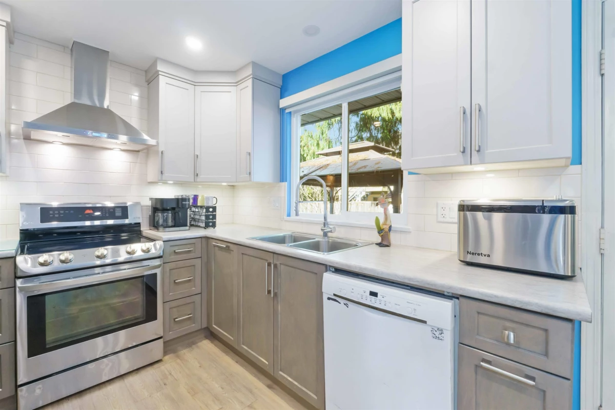 Walk-In Closet Photo of 19379 Cusick Crescent, Pitt Meadows, BC