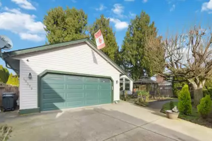 19379 Cusick Crescent, Pitt Meadows, BC, North Meadows PI — 3 bed single family residence for sale