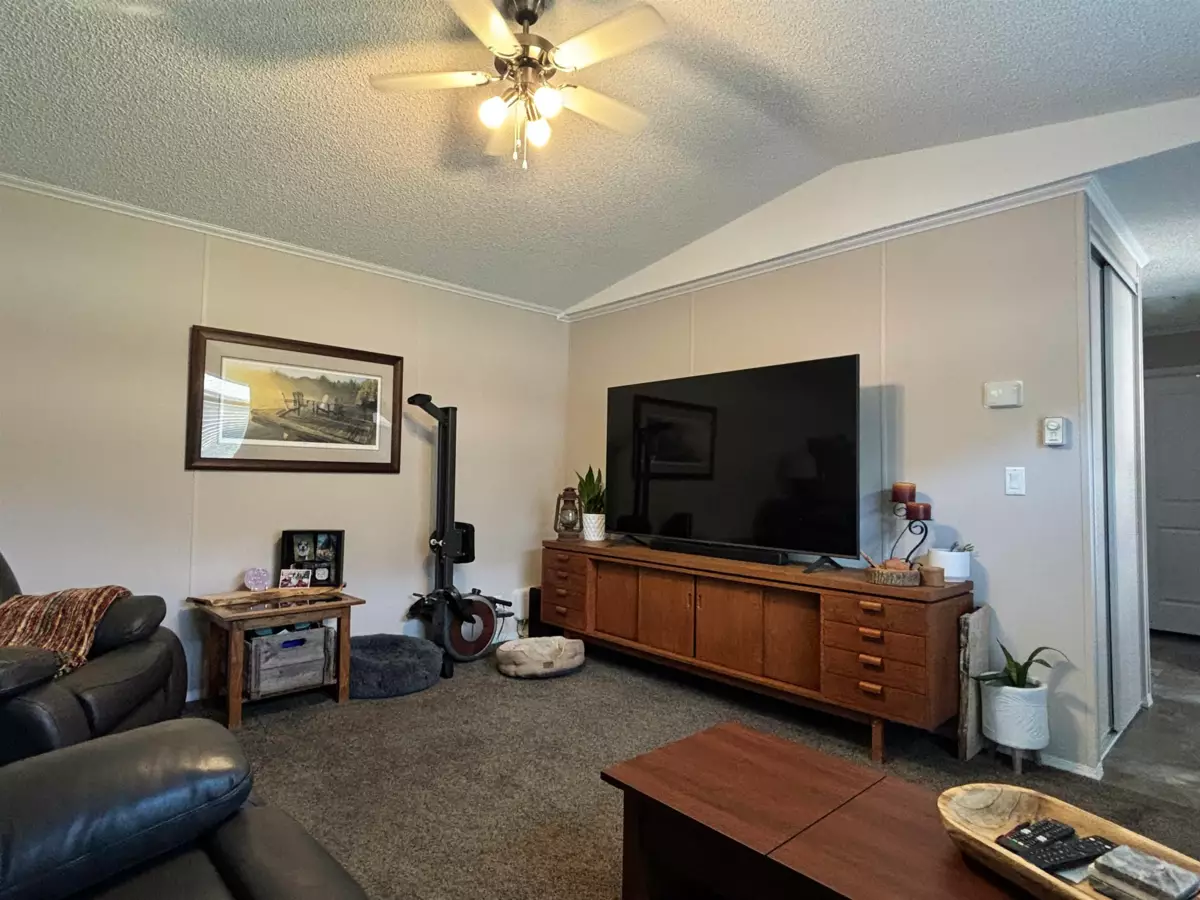 Breakfast Nook Photo of 29 59060 Lougheed Highway, Hope, BC