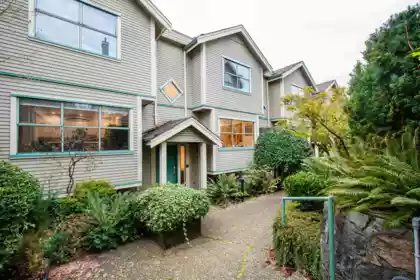 5 229 E 8th Street, North Vancouver, BC, Central Lonsdale — 3 bed townhouse for sale