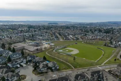 Community Amenities Photo (Clubhouse) of 33 6588 188 Street, Surrey, BC