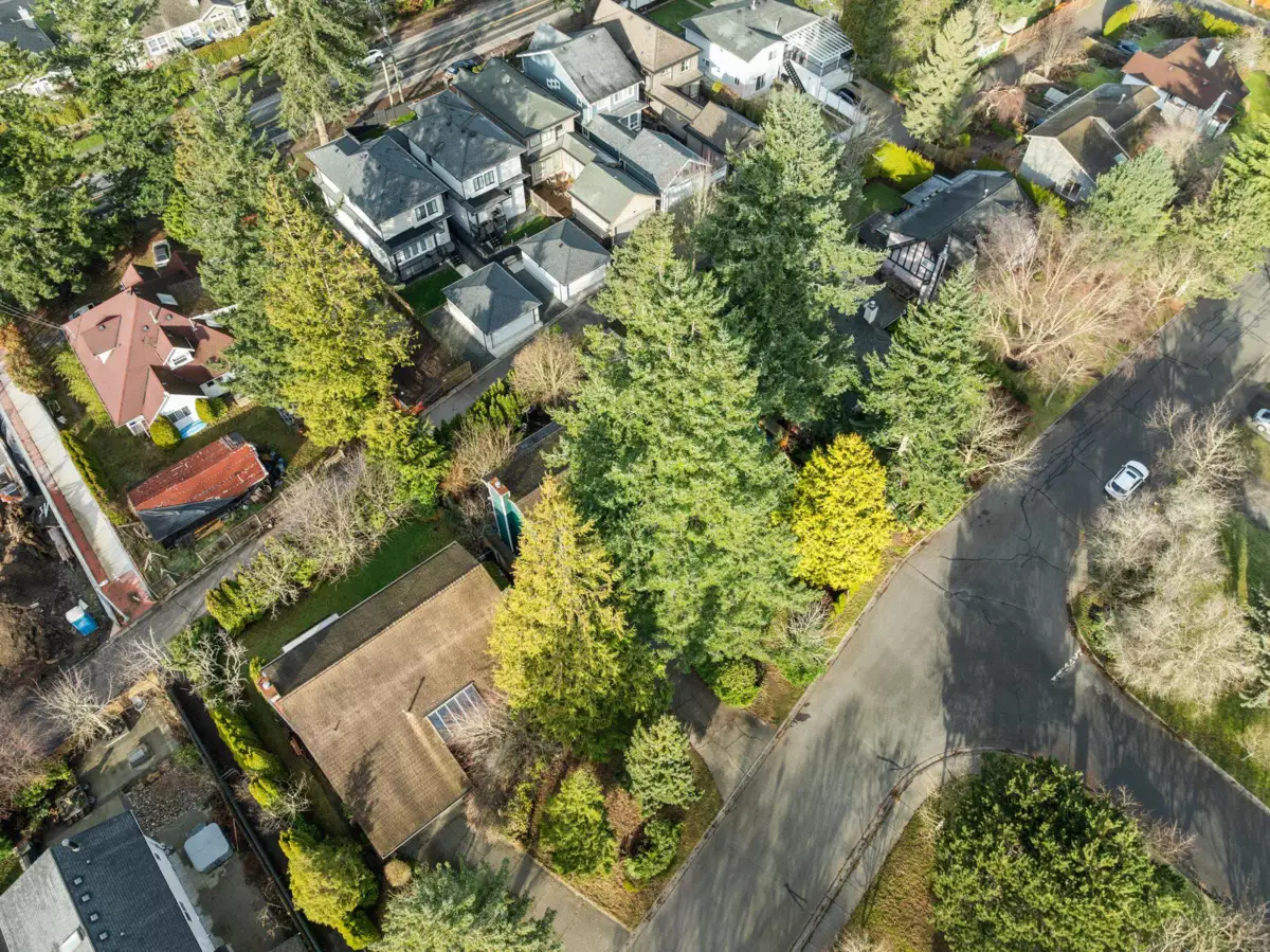 Fitness Center Photo Near 1761 140a Street, Surrey, BC