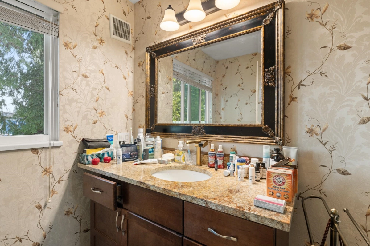 Garden / Landscaping Photo of 1761 140a Street, Surrey, BC