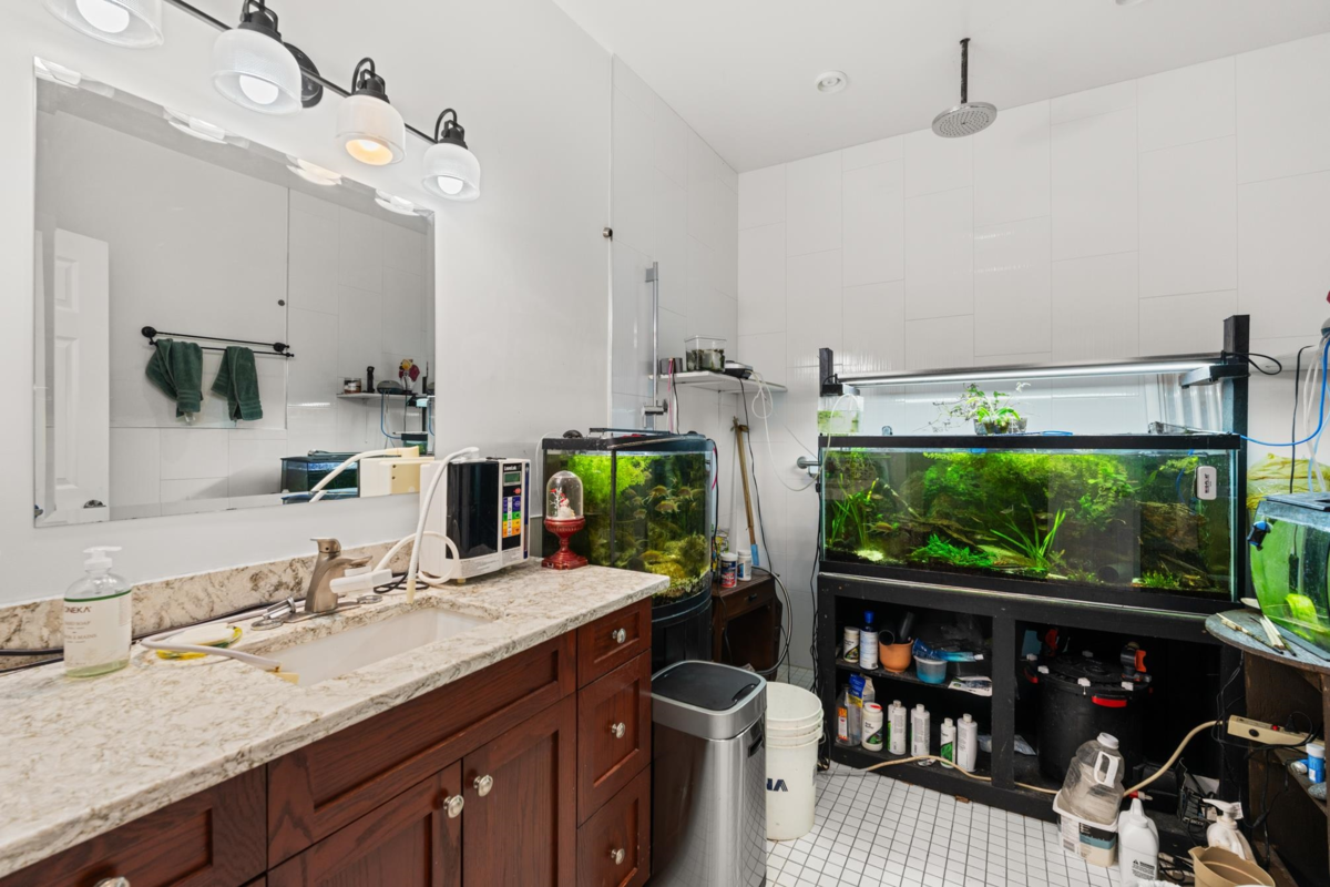 Hallway Photo of 1761 140a Street, Surrey, BC