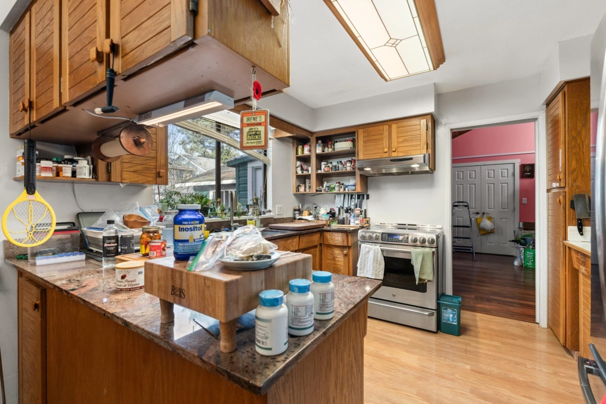 Mudroom Photo of 1761 140a Street, Surrey, BC