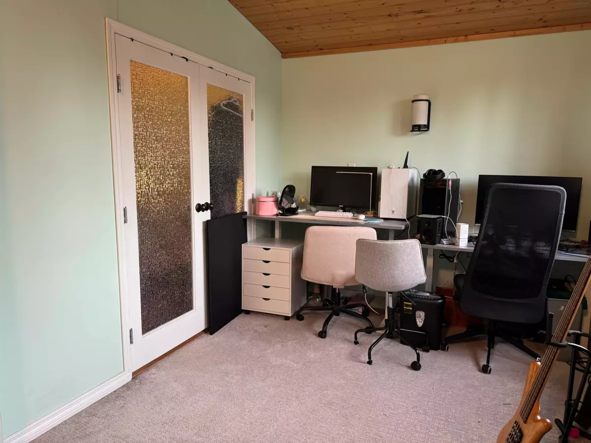 Primary Bathroom Photo of 8163 18th Avenue, Burnaby, BC