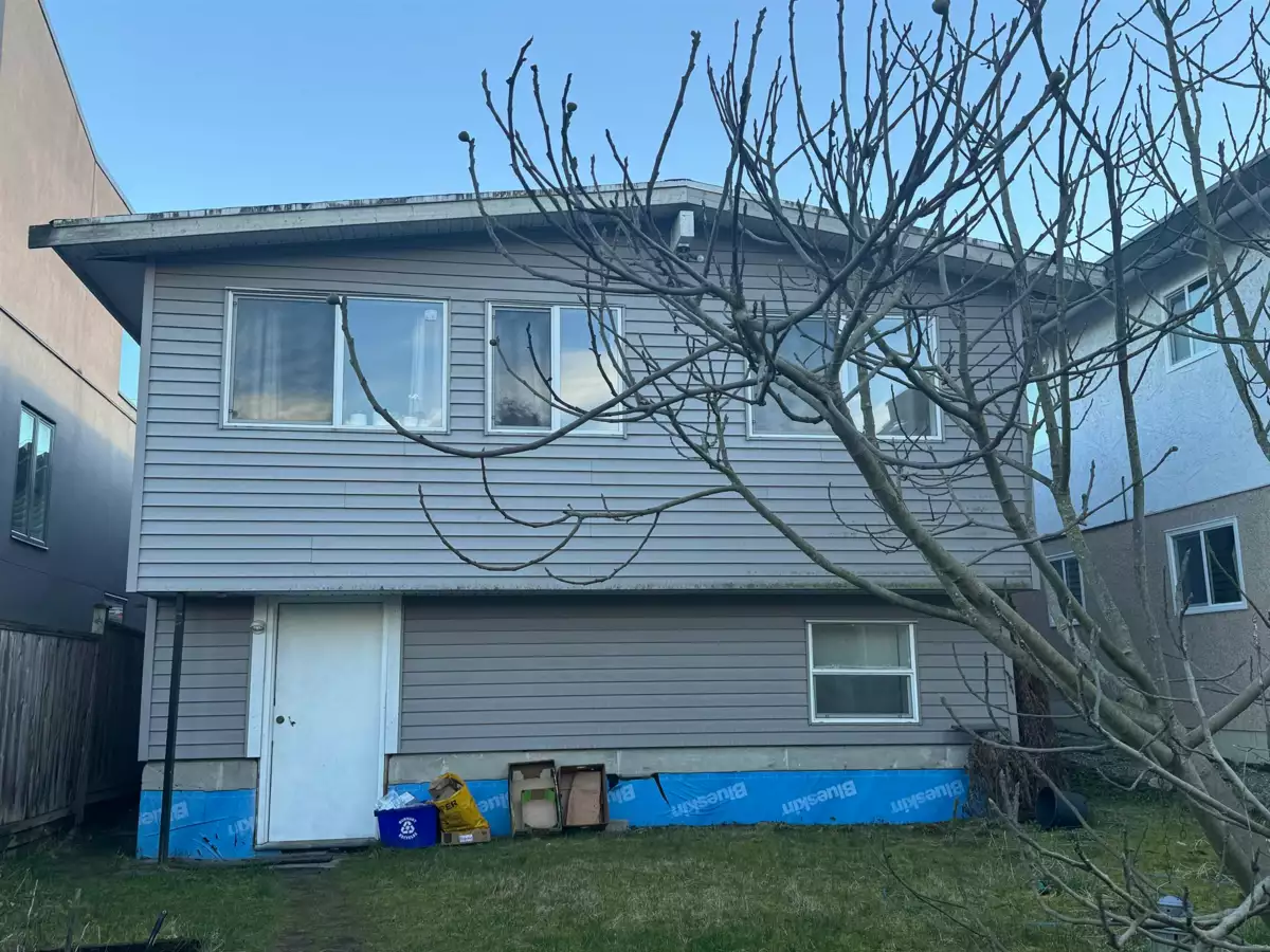 Walk-In Closet Photo of 8163 18th Avenue, Burnaby, BC
