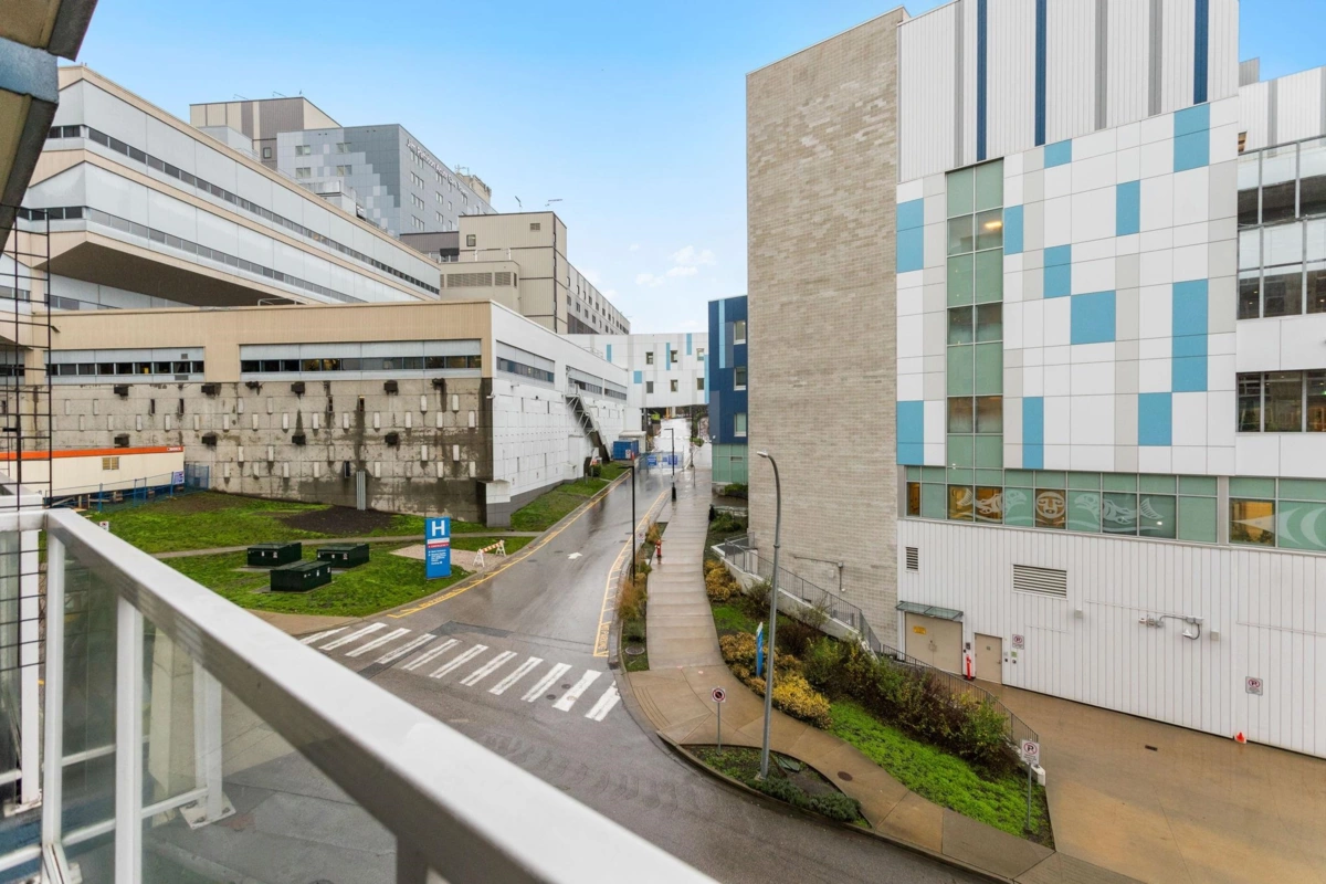 Backyard Photo of 303 200 Keary Street, New Westminster, BC