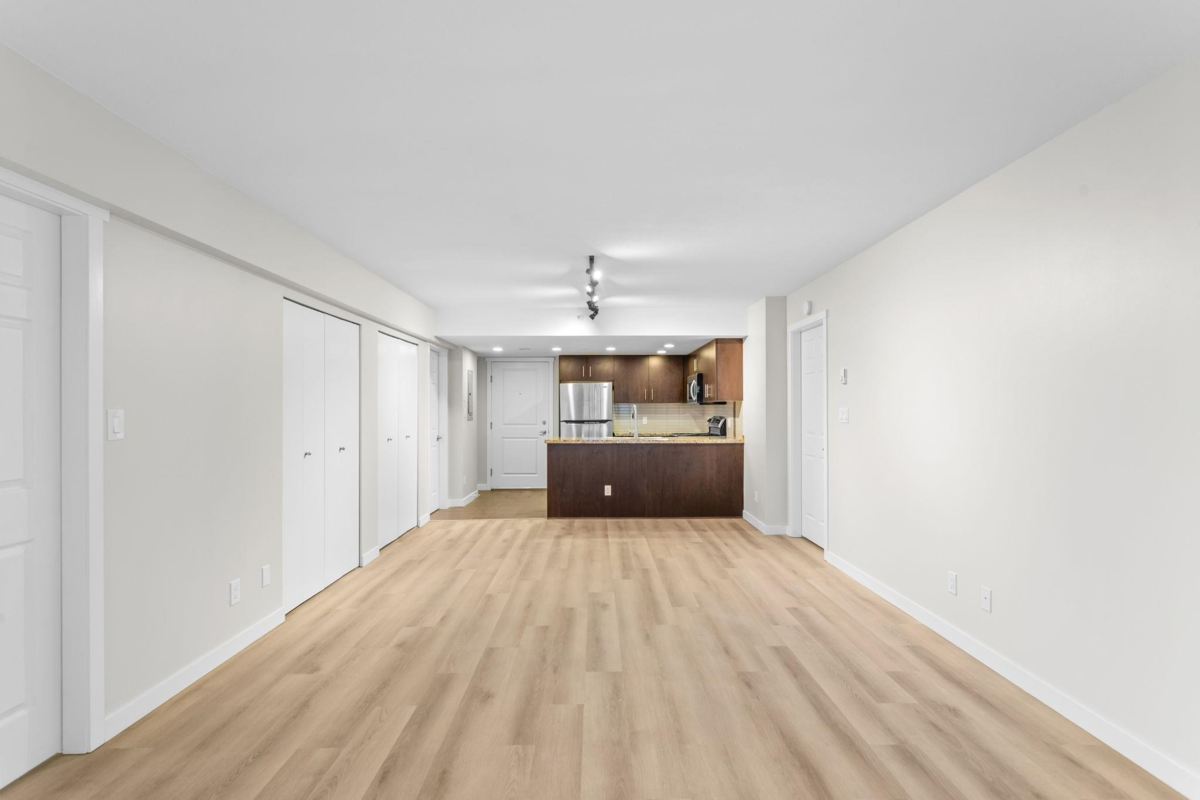 Walk-In Closet Photo of 303 200 Keary Street, New Westminster, BC