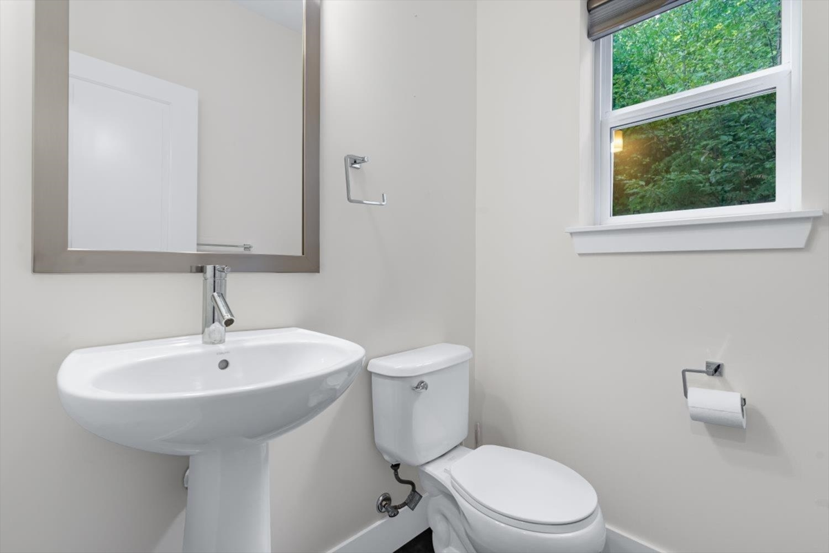 Backyard Photo of 5486 Maclachlan Place, Chilliwack, BC