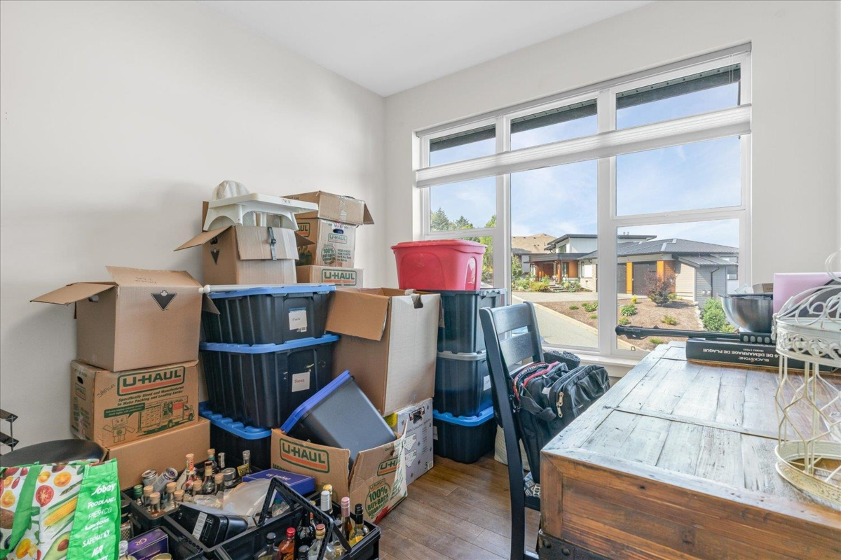 Entry Foyer Photo of 5486 Maclachlan Place, Chilliwack, BC