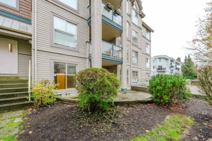 Front Yard Photo of 107 20237 54 Avenue, Langley, BC