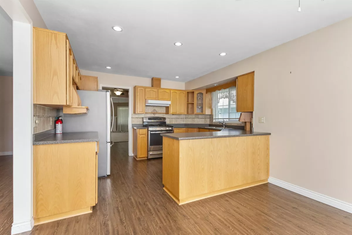 Bedroom 2 Photo of 8 1450 Mccallum Road, Abbotsford, BC