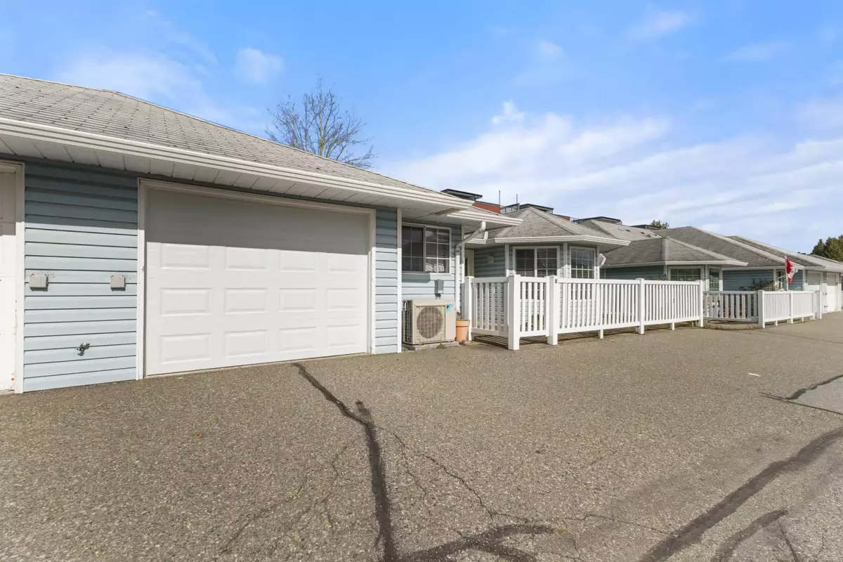 Dining Area Photo of 8 1450 Mccallum Road, Abbotsford, BC