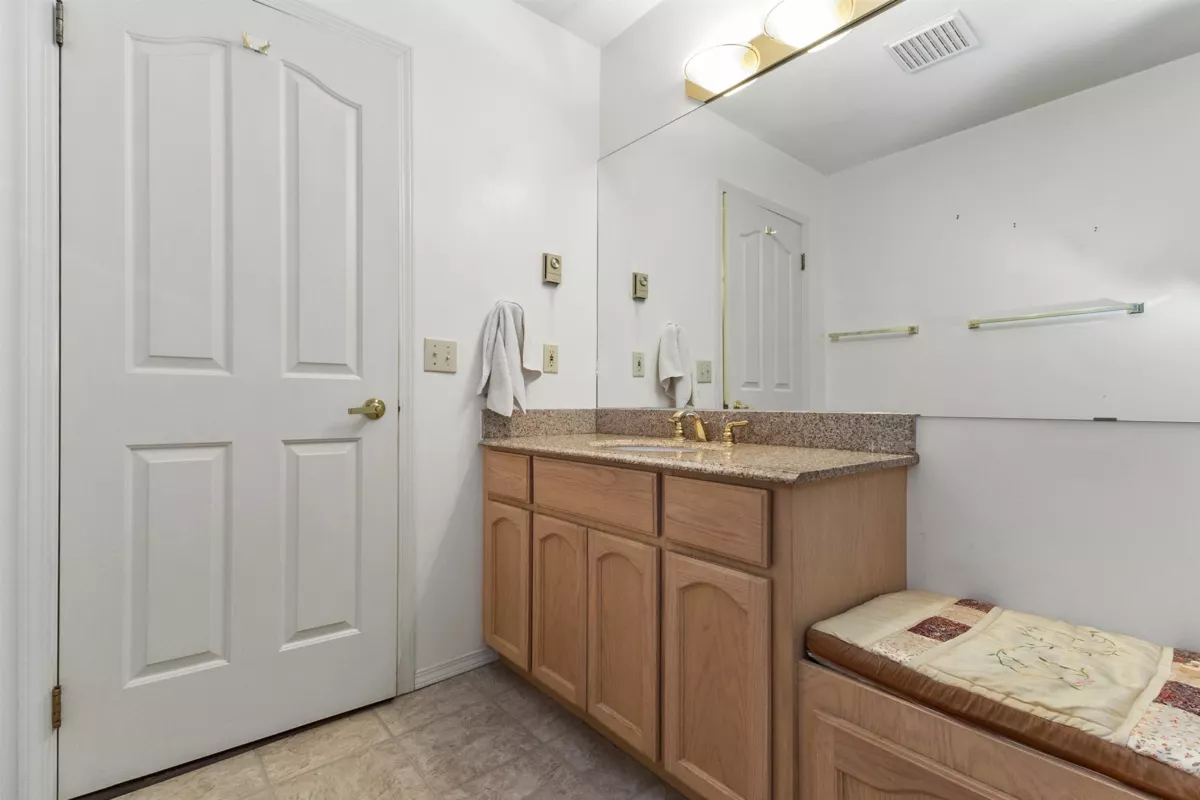 Front Yard Photo of 8 1450 Mccallum Road, Abbotsford, BC