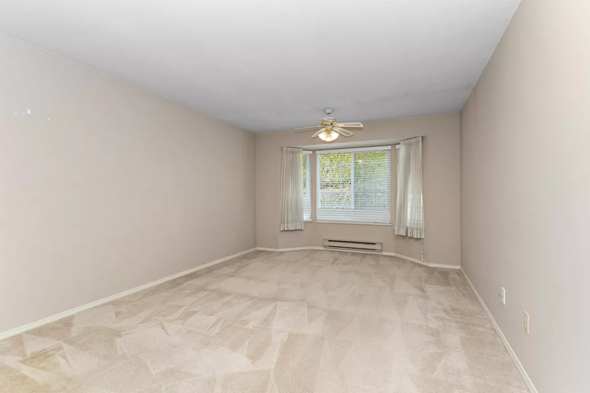 Hallway Photo of 8 1450 Mccallum Road, Abbotsford, BC