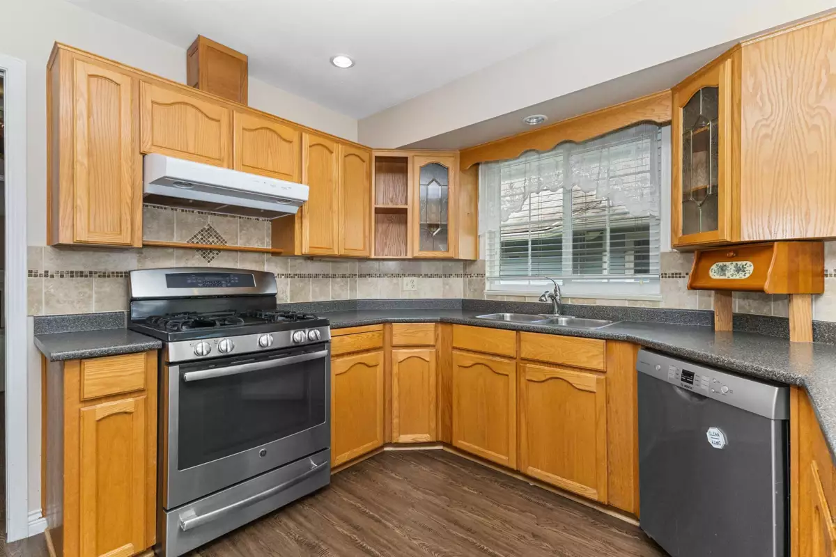 Powder Room Photo of 8 1450 Mccallum Road, Abbotsford, BC