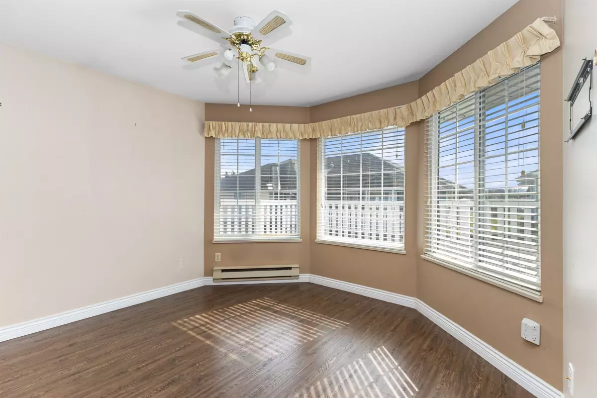 Primary Bathroom Photo of 8 1450 Mccallum Road, Abbotsford, BC