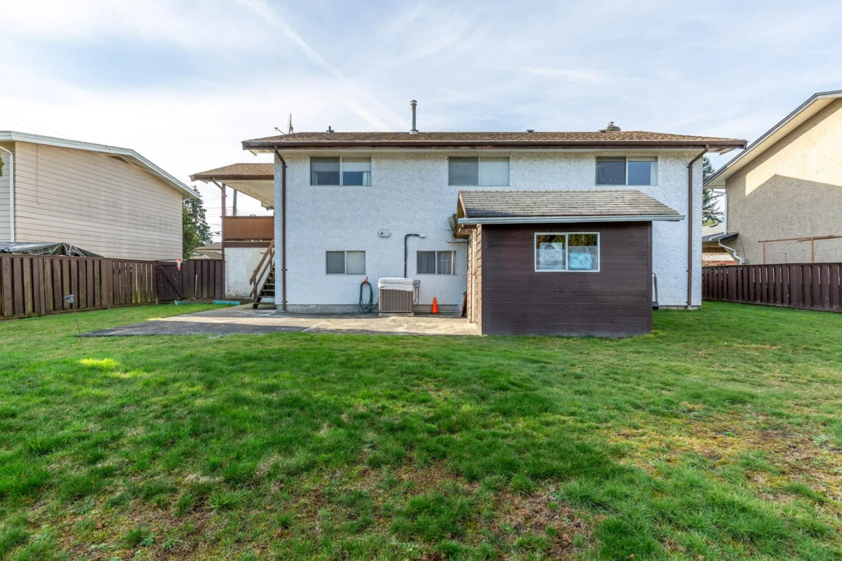 Outdoor Kitchen Photo of 9574 Johnson Street, Chilliwack, BC
