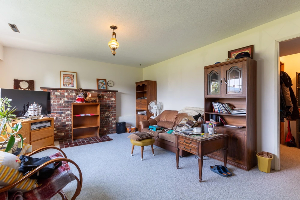 Staircase Photo of 9574 Johnson Street, Chilliwack, BC