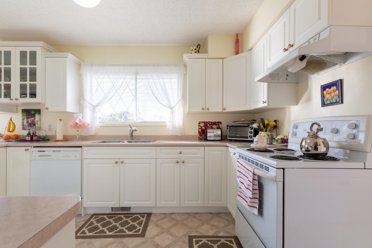 Walk-In Closet Photo of 9574 Johnson Street, Chilliwack, BC