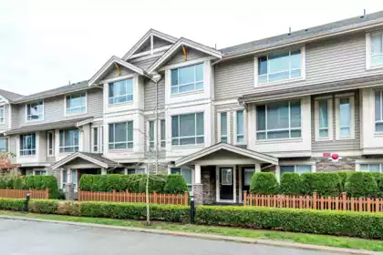 22 19752 55a Avenue, Langley, BC, Langley — Townhouse for sale