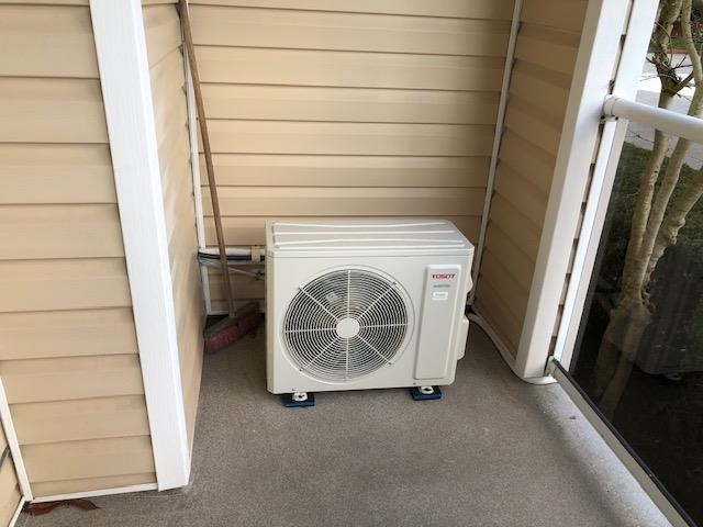 Walk-In Closet Photo of 126 22611 116 Avenue, Maple Ridge, BC